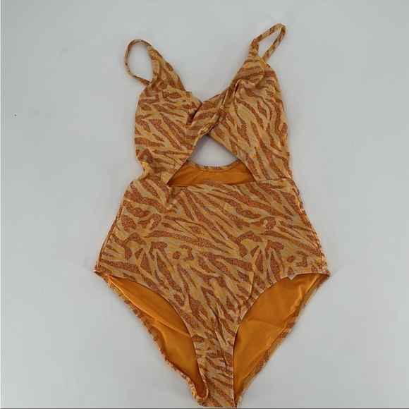 Aerie twist front cut out swimsuit - Small long - Picture 4 of 9